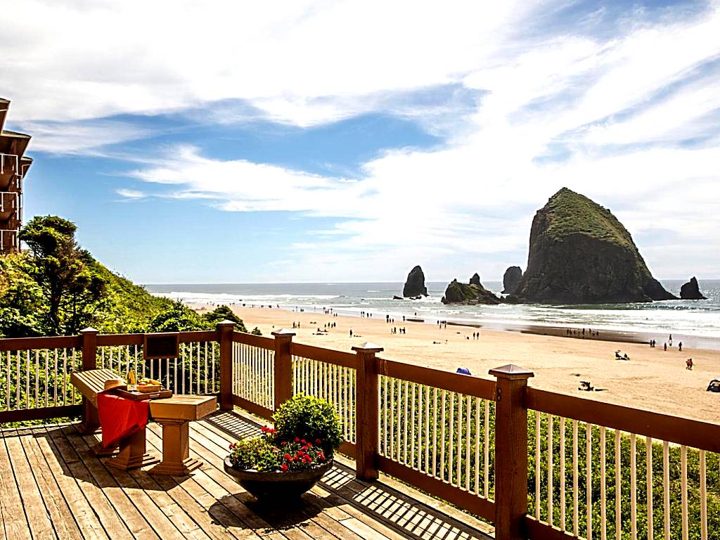 Hallmark Resort in Cannon Beach