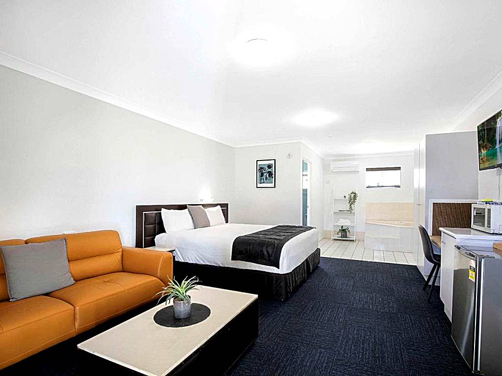 Comfort Inn North Brisbane: King Spa Room - Non Smoking