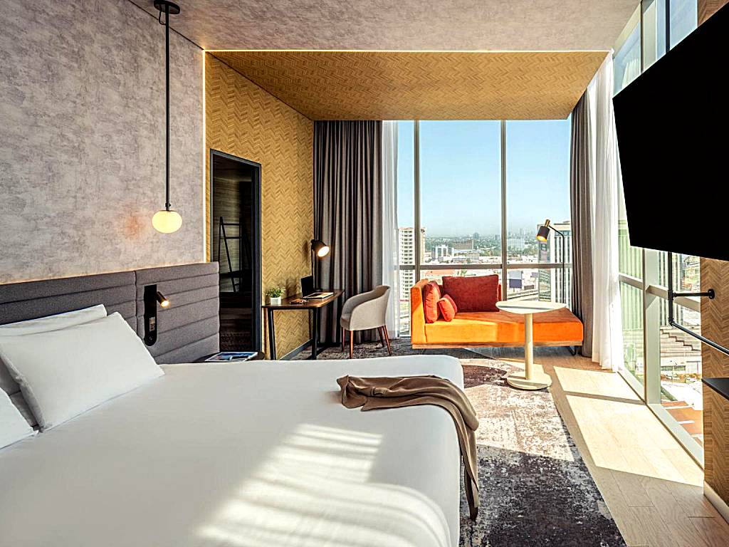 Novotel Mexico City Toreo: Deluxe Suite with Spa Bath