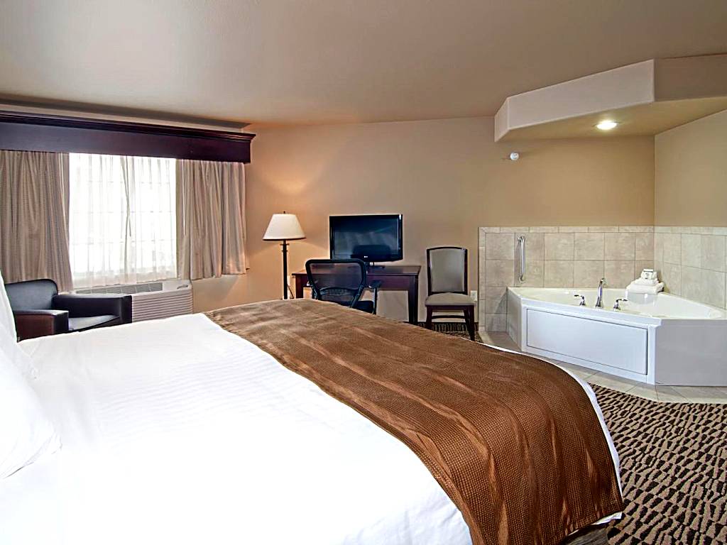 The Watford: King Room with Spa Bath (Watford City) 