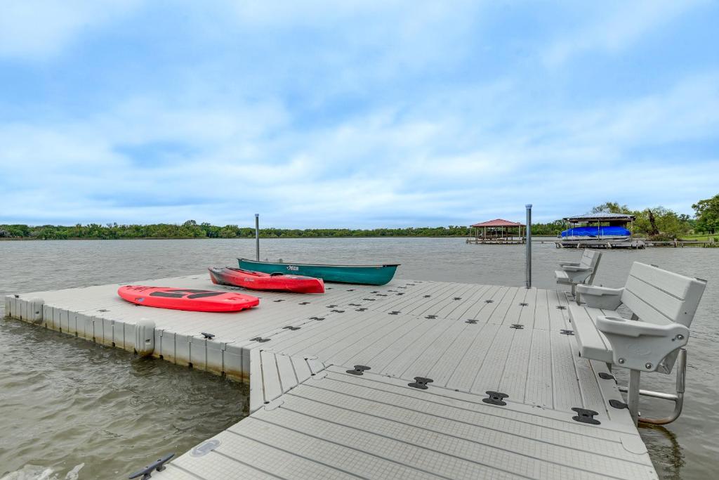 Family-Friendly Alvarado Lake Home with Kayak, Canoe