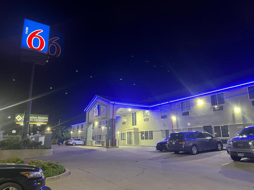 Motel 6 Tulsa, OK Airport