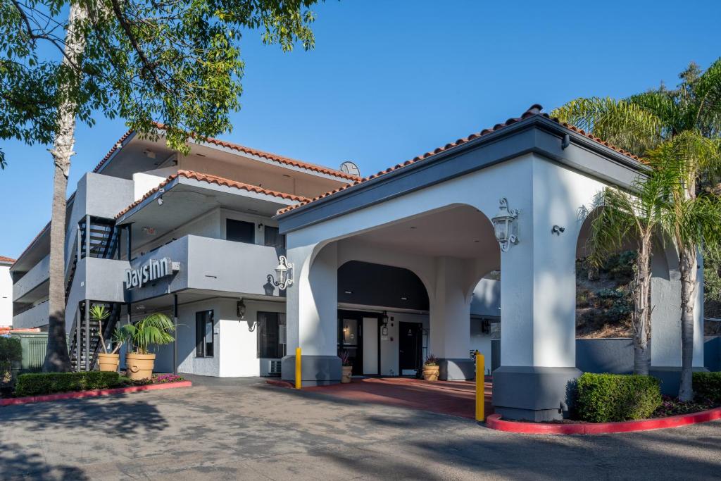 Days Inn by Wyndham Encinitas Moonlight Beach